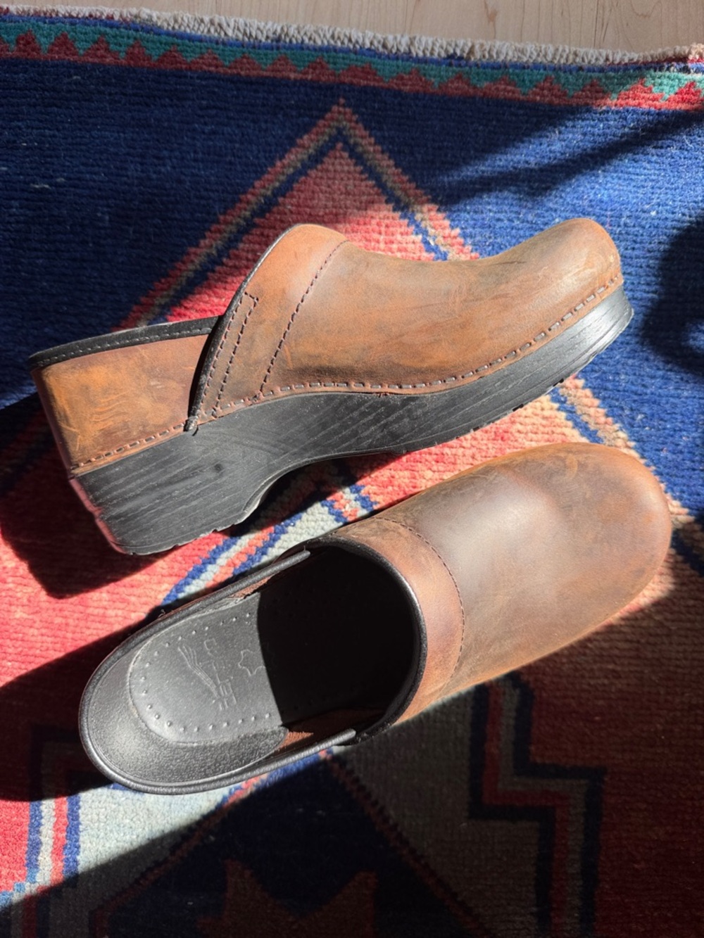 NEVER WORN Dansko Brown Distressed Leather Clogs with Black Sole